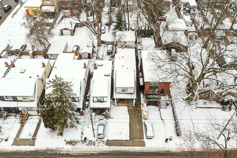 Photo 1 at 231 Chisholm Avenue, Lumsden, Toronto