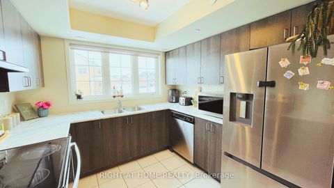 Photo 6 at 2372 Chevron Prince Path, Windfields, Oshawa