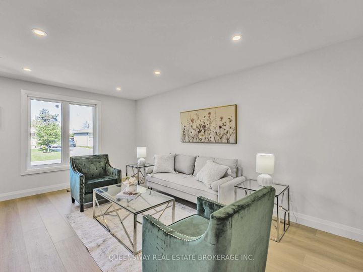 Photo 6 at 1128 Pinegrove Road, WO West, Oakville