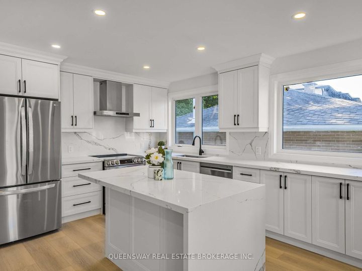 Photo 13 at 1128 Pinegrove Road, WO West, Oakville