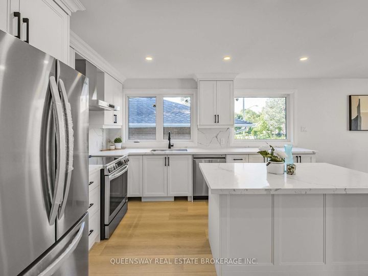 Photo 14 at 1128 Pinegrove Road, WO West, Oakville