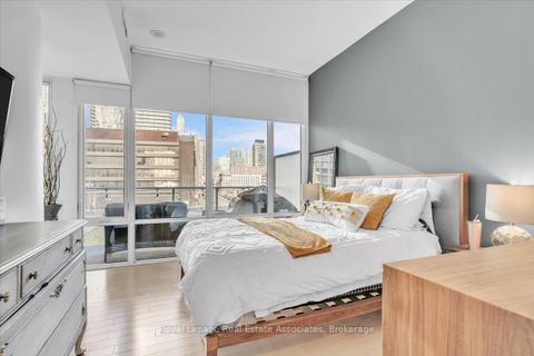 Photo 21 at 323 - 29 Queens Quay E, Waterfront Communities C8, Toronto