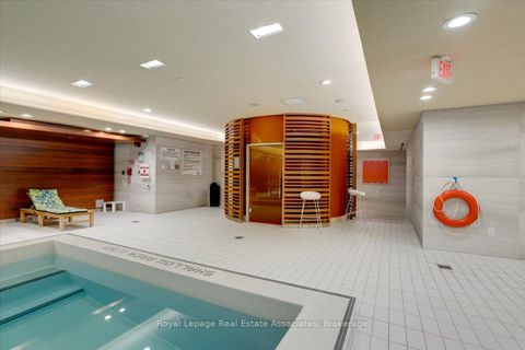 Photo 29 at 323 - 29 Queens Quay E, Waterfront Communities C8, Toronto