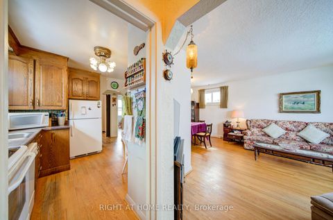 Photo 2 at 25 Strode Drive, Eglinton East, Toronto