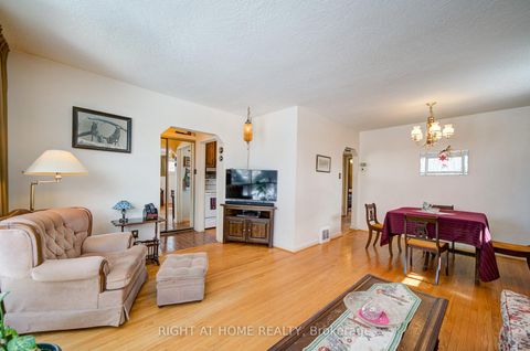 Photo 10 at 25 Strode Drive, Eglinton East, Toronto