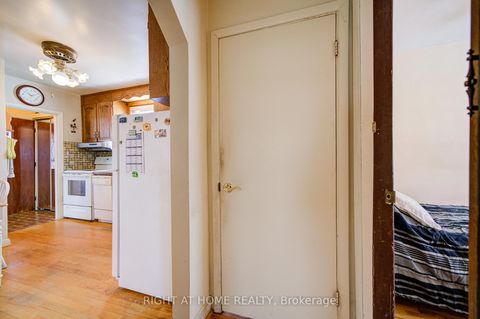 Photo 18 at 25 Strode Drive, Eglinton East, Toronto