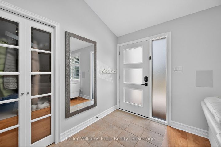 Photo 7 at 400 Sunset Drive, WO West, Oakville