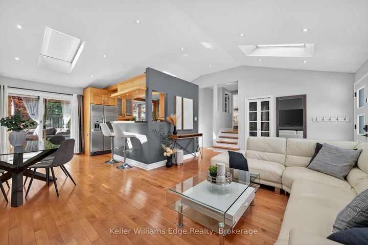 Photo 10 at 400 Sunset Drive, WO West, Oakville