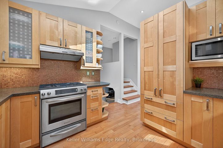 Photo 14 at 400 Sunset Drive, WO West, Oakville