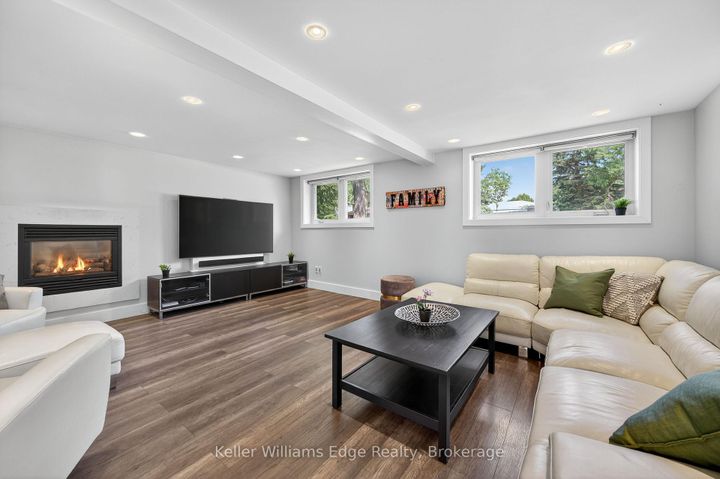 Photo 25 at 400 Sunset Drive, WO West, Oakville