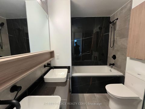 Photo 12 at 904 - 8888 Yonge Street, South Richvale, Richmond Hill