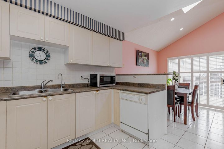 Photo 9 at 153 Cordgrass Crescent, Wellington, Brampton