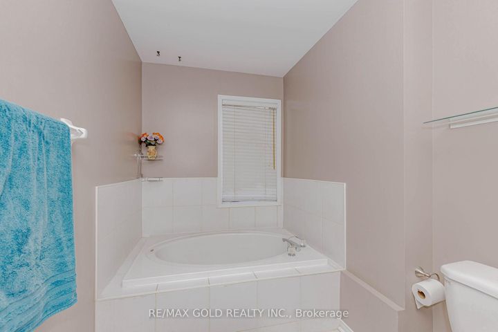 Photo 13 at 153 Cordgrass Crescent, Wellington, Brampton
