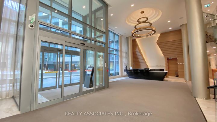 Photo 5 at 545 - 25 Adra Grado Way, Bayview Village, Toronto