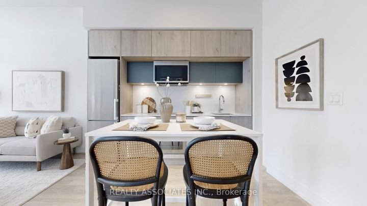 Photo 15 at 545 - 25 Adra Grado Way, Bayview Village, Toronto