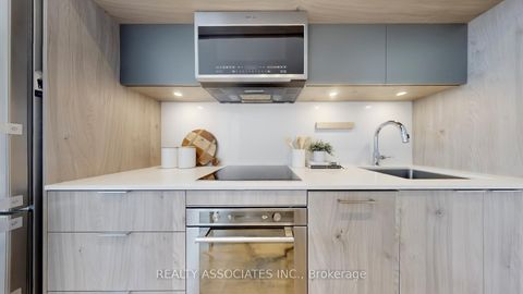 Photo 18 at 545 - 25 Adra Grado Way, Bayview Village, Toronto