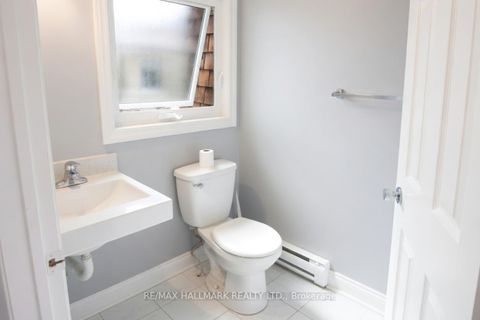 Photo 4 at 222 Broadway Avenue, Mount Pleasant East, Toronto