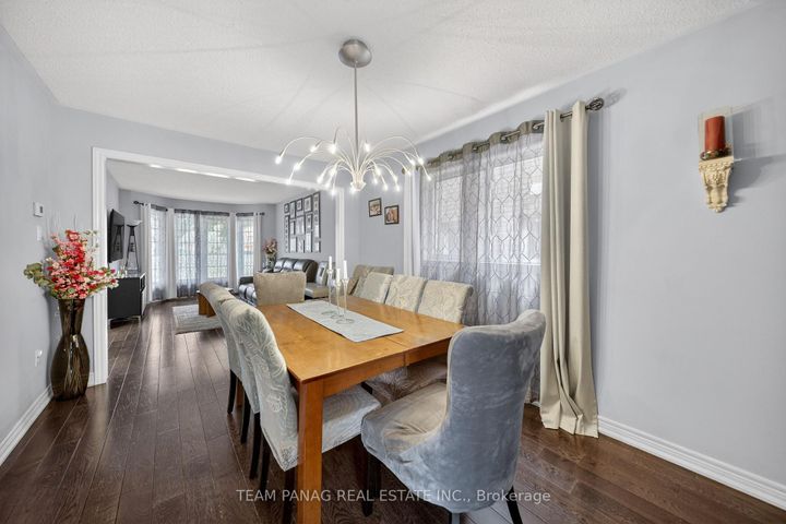 Photo 5 at 8 Deerglen Drive, Wellington, Brampton