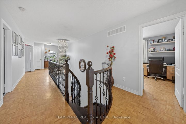 Photo 16 at 8 Deerglen Drive, Wellington, Brampton