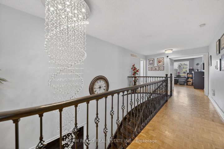 Photo 17 at 8 Deerglen Drive, Wellington, Brampton