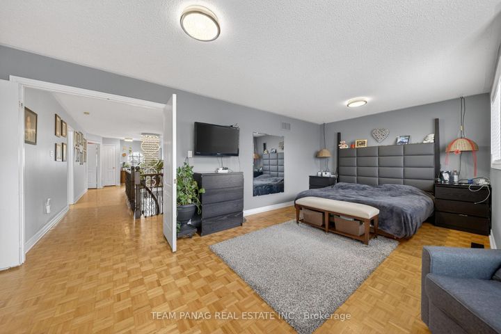 Photo 18 at 8 Deerglen Drive, Wellington, Brampton