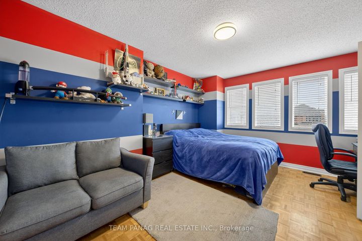 Photo 22 at 8 Deerglen Drive, Wellington, Brampton