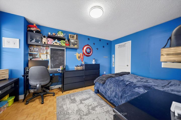 Photo 24 at 8 Deerglen Drive, Wellington, Brampton