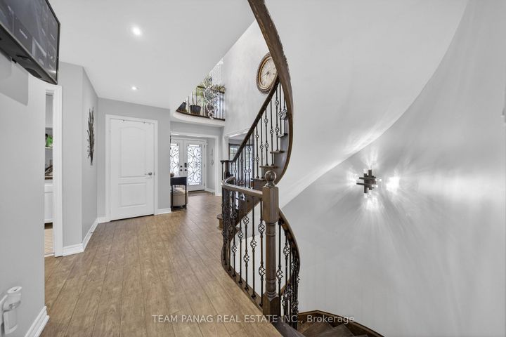 Photo 25 at 8 Deerglen Drive, Wellington, Brampton