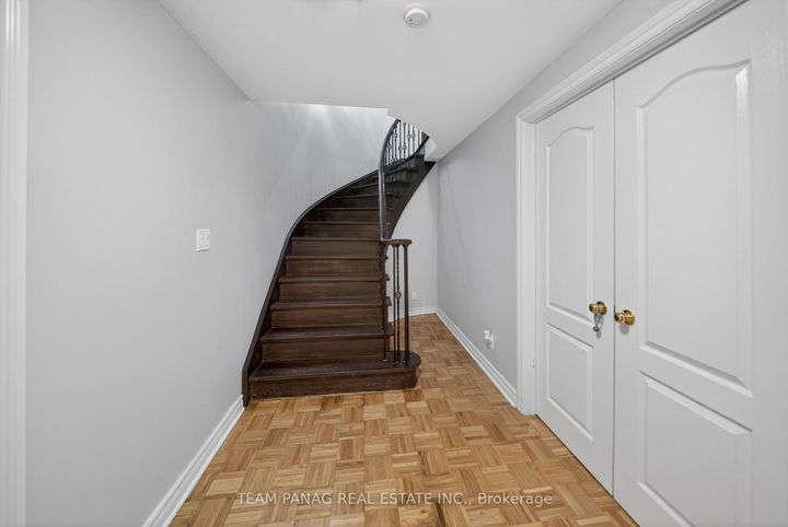 Photo 26 at 8 Deerglen Drive, Wellington, Brampton