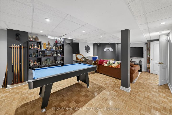 Photo 28 at 8 Deerglen Drive, Wellington, Brampton