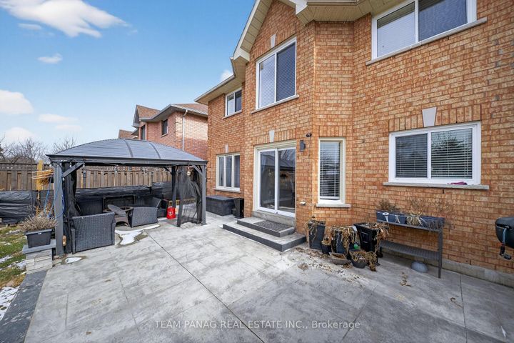 Photo 31 at 8 Deerglen Drive, Wellington, Brampton