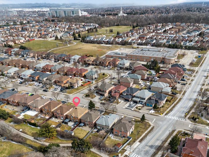 Photo 34 at 8 Deerglen Drive, Wellington, Brampton