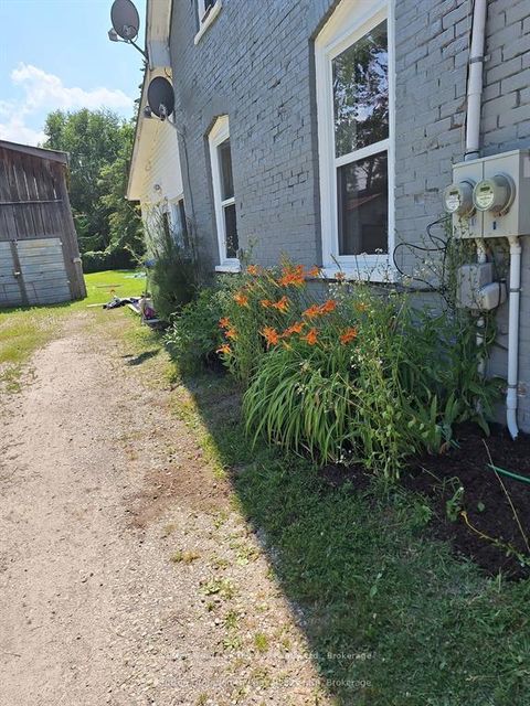 Photo 4 at 215 Cedar St. Street, Stayner, Clearview