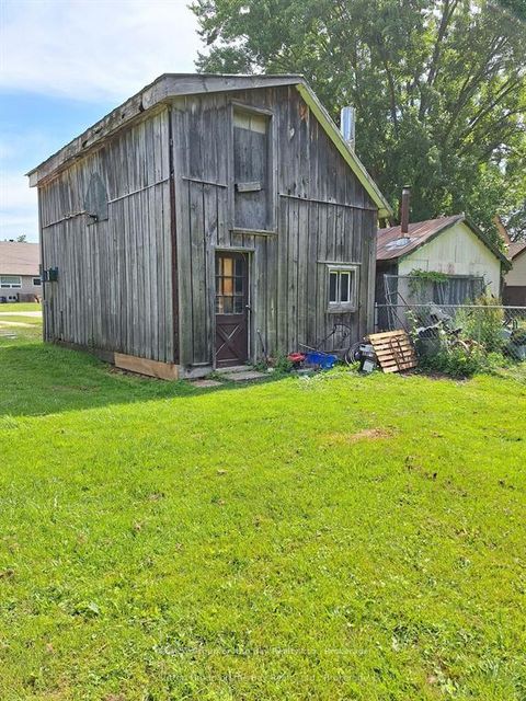 Photo 6 at 215 Cedar St. Street, Stayner, Clearview