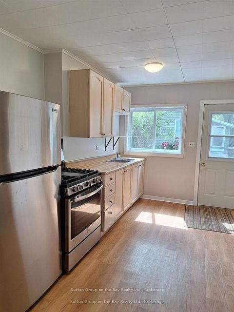 Photo 8 at 215 Cedar St. Street, Stayner, Clearview