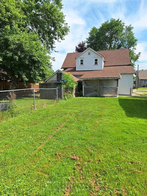 Photo 33 at 215 Cedar St. Street, Stayner, Clearview