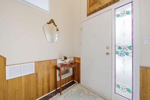 Photo 2 at 5 Austen Lane, Letitia Heights, Barrie