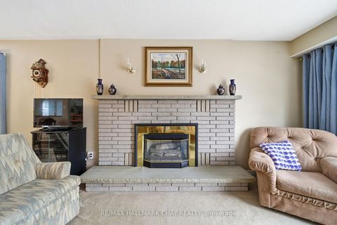 Photo 7 at 5 Austen Lane, Letitia Heights, Barrie