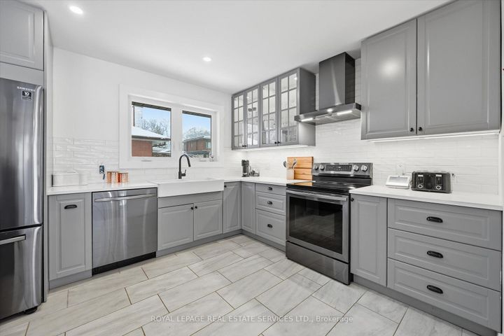 Photo 18 at 1151 Sarta Road, WO West, Oakville