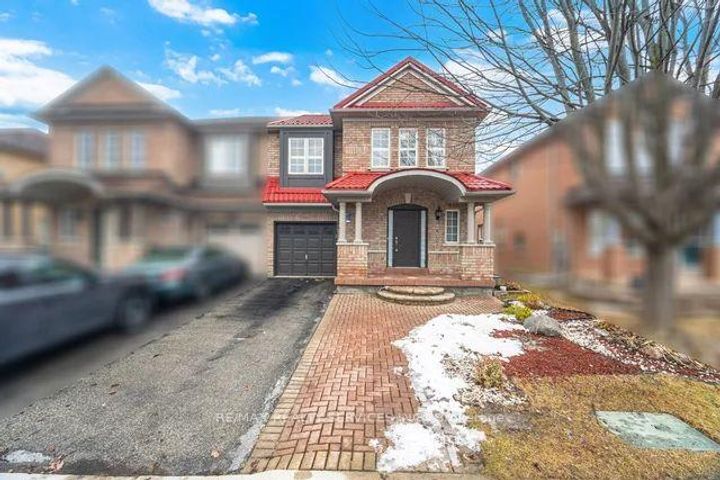 Photo 1 at 103 Starhill Crescent, Wellington, Brampton