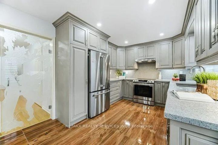 Photo 10 at 103 Starhill Crescent, Wellington, Brampton