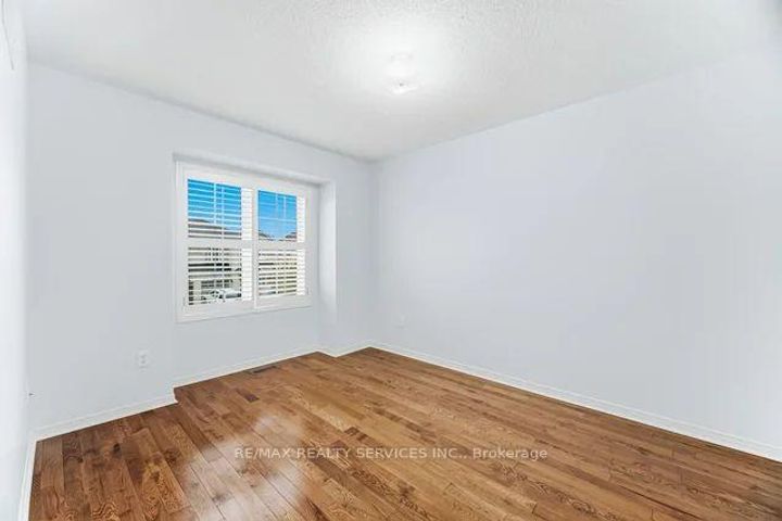 Photo 23 at 103 Starhill Crescent, Wellington, Brampton