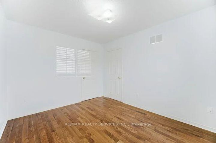 Photo 24 at 103 Starhill Crescent, Wellington, Brampton