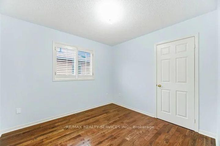 Photo 25 at 103 Starhill Crescent, Wellington, Brampton