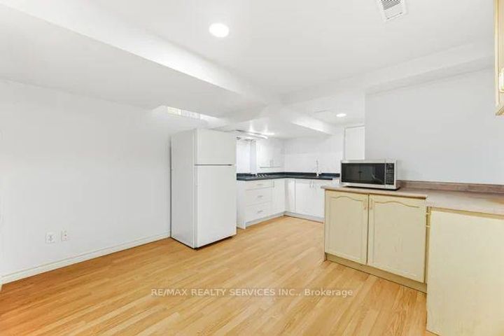 Photo 30 at 103 Starhill Crescent, Wellington, Brampton