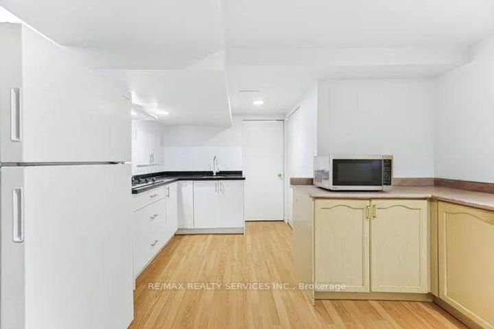 Photo 31 at 103 Starhill Crescent, Wellington, Brampton