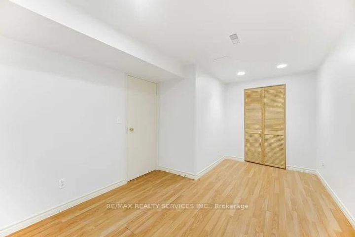 Photo 33 at 103 Starhill Crescent, Wellington, Brampton