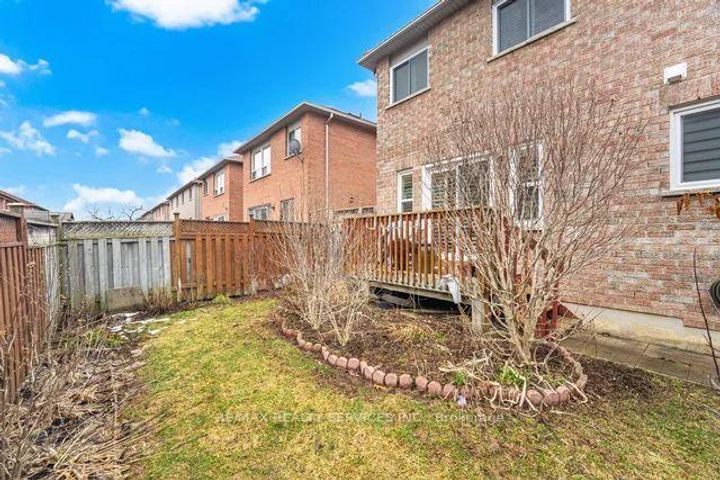 Photo 36 at 103 Starhill Crescent, Wellington, Brampton