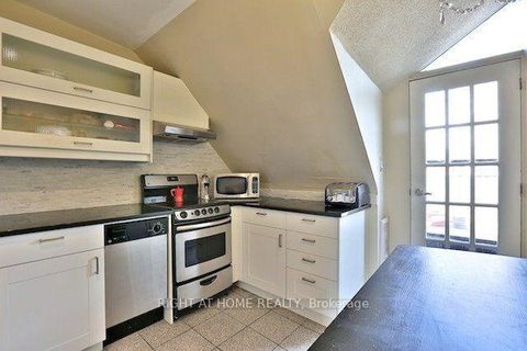 Photo 14 at 34 Macpherson Avenue, Annex, Toronto