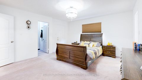 Photo 24 at 160 Carlyle Crescent, Aurora Highlands, Aurora